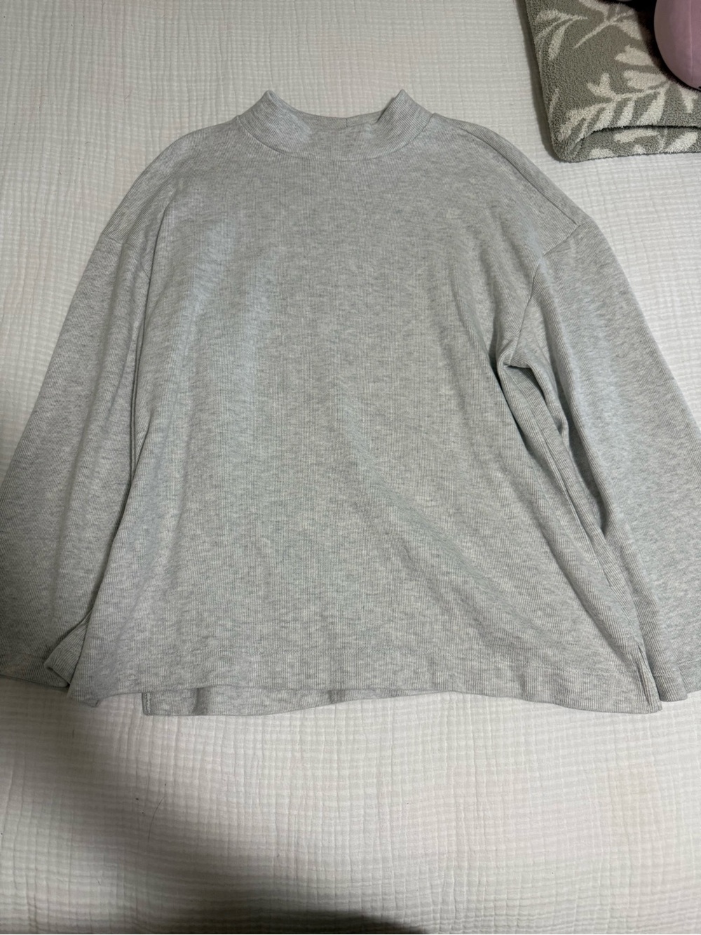 Old Navy Light Gray Mock Neck Long Sleeve Lightweight Sweater